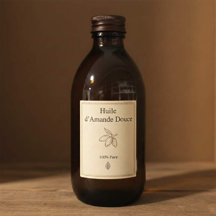 Idéale pour hydrater la peau et soulager les irritations. <br><b>Prix : 20 € le litre</b>